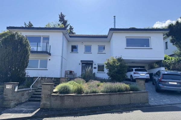 Predaj domu 257 m², pozemek 1.054 m², BAD KREUZNACH Predaj domu 257 m², pozemek 1.054 m², BAD KREUZNACH