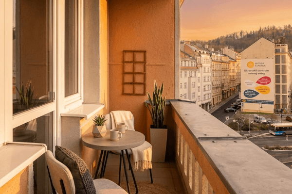 Prenájom bytu 3-izbový 91 m², Horova, Karlovy Vary Prenájom bytu 3-izbový 91 m², Horova, Karlovy Vary