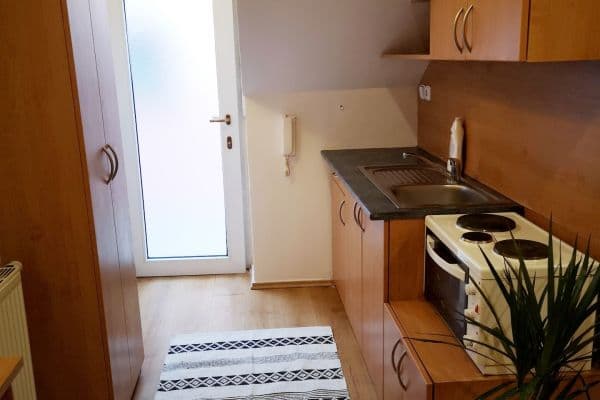 Prenájom bytu 2-izbový 36 m², Rousínov Prenájom bytu 2-izbový 36 m², Rousínov