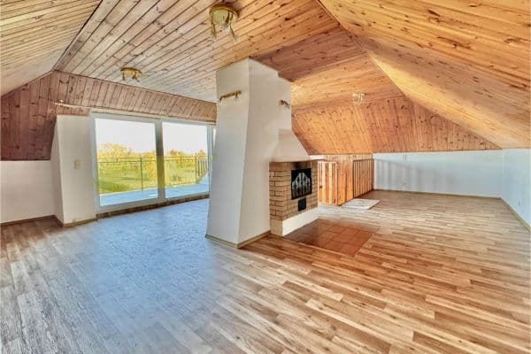 Predaj bytu 3-izbový 122 m², Hlavní, Břeclav Predaj bytu 3-izbový 122 m², Hlavní, Břeclav