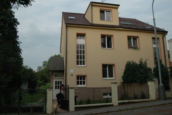 Prenájom bytu 2-izbový 50 m², Čertouská, Praha Prenájom bytu 2-izbový 50 m², Čertouská, Praha