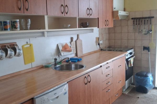 Prenájom bytu 3-izbový 90 m², Štychova, Praha Prenájom bytu 3-izbový 90 m², Štychova, Praha