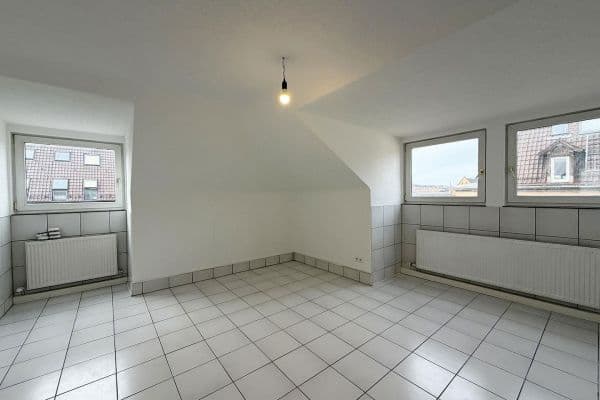 Prenájom bytu 4-izbový 68 m², Stuttgart, Bádensko-Wurttembersko Prenájom bytu 4-izbový 68 m², Stuttgart, Bádensko-Wurttembersko