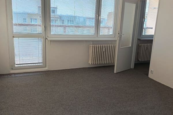 Prenájom bytu 1-izbový 37 m², Holubkova, Praha Prenájom bytu 1-izbový 37 m², Holubkova, Praha