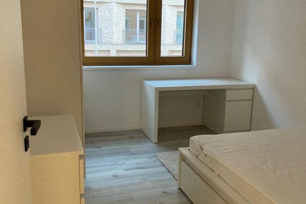 Prenájom bytu 2-izbový 49 m², Křižíkova, Praha Prenájom bytu 2-izbový 49 m², Křižíkova, Praha
