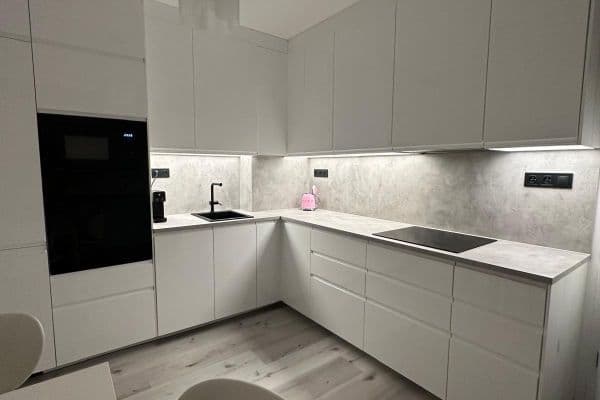 Prenájom bytu 2-izbový 49 m², Křižíkova, Praha Prenájom bytu 2-izbový 49 m², Křižíkova, Praha