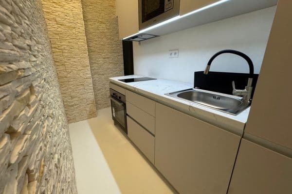 Prenájom bytu 2-izbový 55 m², Sokolská, Praha Prenájom bytu 2-izbový 55 m², Sokolská, Praha