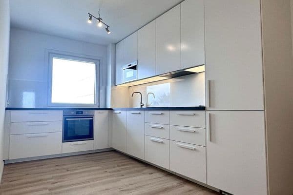 Prenájom bytu 3-izbový 85 m², Rethwiese 40, Pinneberg Prenájom bytu 3-izbový 85 m², Rethwiese 40, Pinneberg