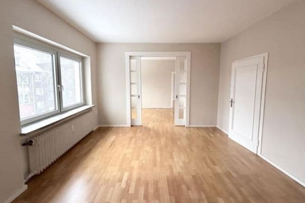 Prenájom bytu 4-izbový 110 m², Fuldastraße 21, Duisburg Prenájom bytu 4-izbový 110 m², Fuldastraße 21, Duisburg