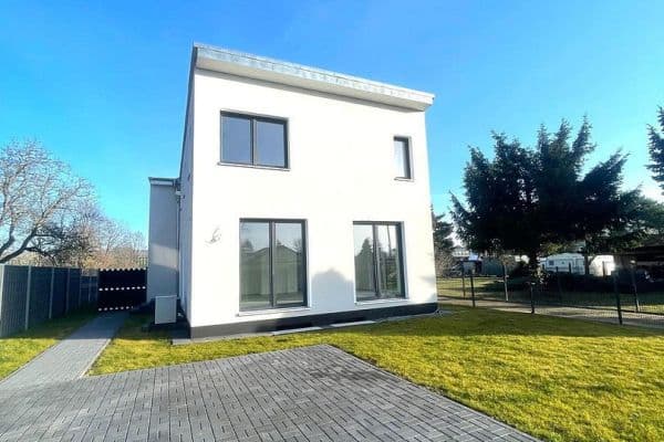 Predaj domu 157 m², pozemek 300 m², Jacob- Burckhardt- Straße 6, Blankenfelde- Mahlow Predaj domu 157 m², pozemek 300 m², Jacob- Burckhardt- Straße 6, Blankenfelde- Mahlow