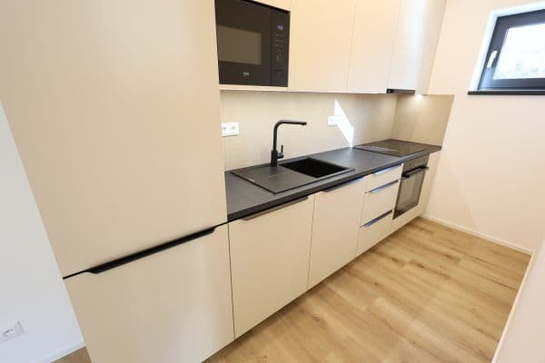 Prenájom bytu 2-izbový 54 m², Na Radosti, Praha Prenájom bytu 2-izbový 54 m², Na Radosti, Praha