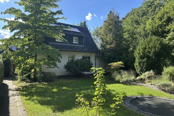 Predaj domu 132 m², pozemek 888 m², Berlin, Berlín Predaj domu 132 m², pozemek 888 m², Berlin, Berlín