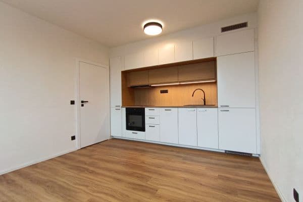 Prenájom bytu 2-izbový 34 m², Dvořišťská, Praha Prenájom bytu 2-izbový 34 m², Dvořišťská, Praha