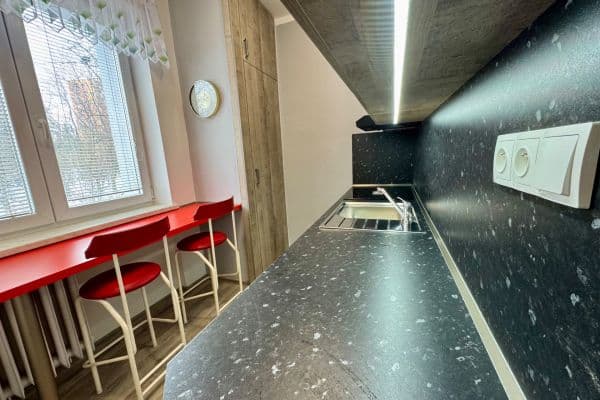 Prenájom bytu 2-izbový 56 m², Dukelská, Kopřivnice Prenájom bytu 2-izbový 56 m², Dukelská, Kopřivnice