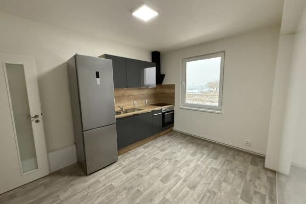 Prenájom bytu 1-izbový 37 m², Vestecká, Nehvizdy Prenájom bytu 1-izbový 37 m², Vestecká, Nehvizdy