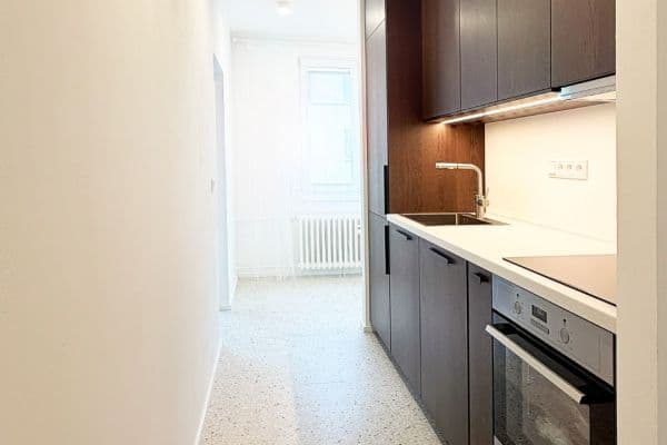 Predaj bytu 3-izbový 80 m², Nedašovská, Praha Predaj bytu 3-izbový 80 m², Nedašovská, Praha