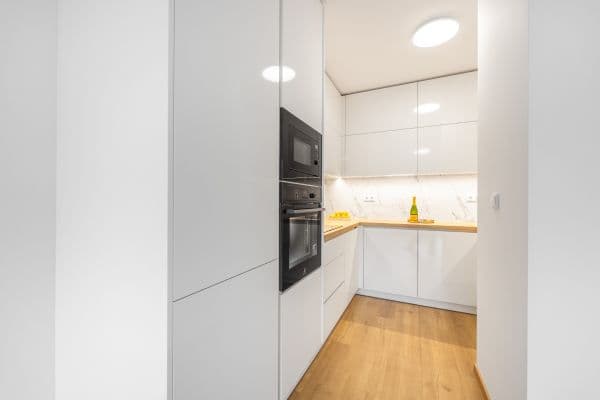 Predaj bytu 3-izbový 87 m², Miroslava Hajna, Praha Predaj bytu 3-izbový 87 m², Miroslava Hajna, Praha