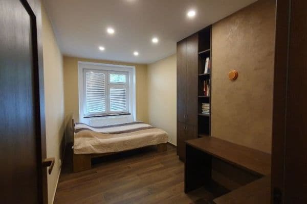 Predaj bytu 3-izbový 78 m², Dukelských hrdinů, Kolín Predaj bytu 3-izbový 78 m², Dukelských hrdinů, Kolín