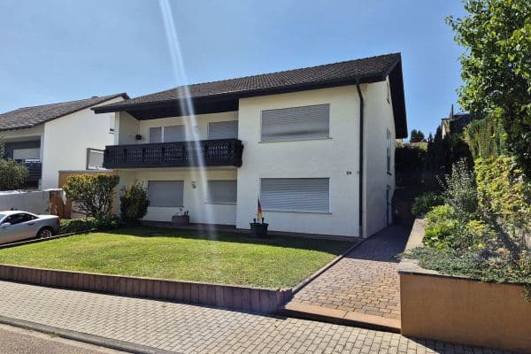 Predaj domu 185 m², pozemek 708 m², Sinsheim, Bádensko-Wurttembersko Predaj domu 185 m², pozemek 708 m², Sinsheim, Bádensko-Wurttembersko