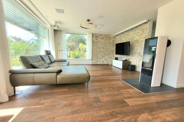 Prenájom domu 240 m², pozemek 850 m², Pfungstädter Straße 64, Darmstadt OT Eberstadt, Hesensko Prenájom domu 240 m², pozemek 850 m², Pfungstädter Straße 64, Darmstadt OT Eberstadt, Hesensko