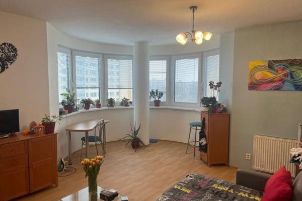 Prenájom bytu 2-izbový 62 m², nábřeží Závodu míru, Pardubice, Pardubický kraj Prenájom bytu 2-izbový 62 m², nábřeží Závodu míru, Pardubice, Pardubický kraj