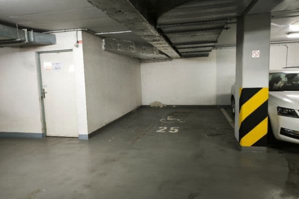 Prenájom garáže 16 m², Štěpařská, Praha Prenájom garáže 16 m², Štěpařská, Praha