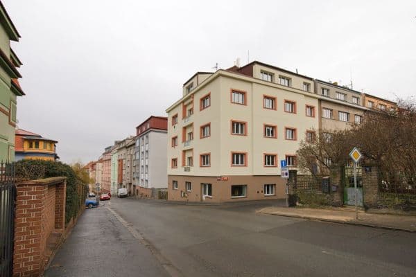 Predaj bytu 2-izbový 54 m², Na Jezerce, Praha Predaj bytu 2-izbový 54 m², Na Jezerce, Praha