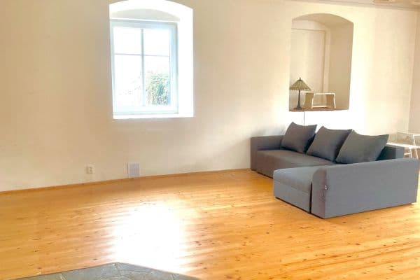 Prenájom bytu 3-izbový 110 m², Rtýňská, Lelov Prenájom bytu 3-izbový 110 m², Rtýňská, Lelov