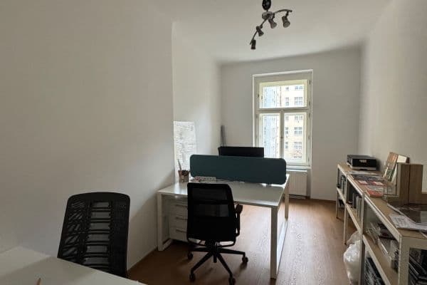 Prenájom kancelárie 80 m², Dejvická, Praha Prenájom kancelárie 80 m², Dejvická, Praha
