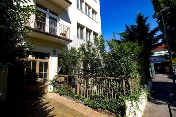 Prenájom bytu Garsoniéra 17 m², Jedlíkova, Bratislava Prenájom bytu Garsoniéra 17 m², Jedlíkova, Bratislava