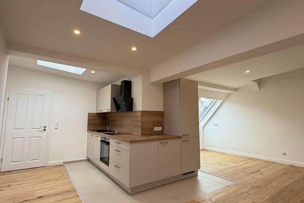 Prenájom bytu 3-izbový 70 m², Ebersstraße 58, Berlin, Berlín Prenájom bytu 3-izbový 70 m², Ebersstraße 58, Berlin, Berlín