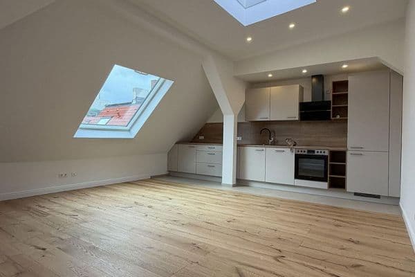 Prenájom bytu 3-izbový 75 m², Ebersstraße 58, Berlin, Berlín Prenájom bytu 3-izbový 75 m², Ebersstraße 58, Berlin, Berlín