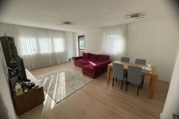 Prenájom bytu 3-izbový 75 m², Polkostr.38a, München, Bavorsko Prenájom bytu 3-izbový 75 m², Polkostr.38a, München, Bavorsko