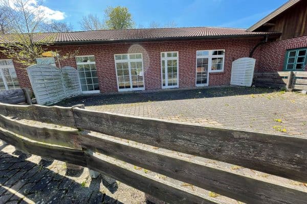 Prenájom bytu 3-izbový 164 m², An der Alpe 2, Neustadt am Rübenberge, Dolné Sasko Prenájom bytu 3-izbový 164 m², An der Alpe 2, Neustadt am Rübenberge, Dolné Sasko