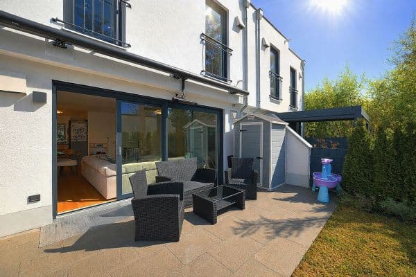 Prenájom domu 145 m², pozemek 216 m², Von-Kahr-Straße 27e, München, Bavorsko Prenájom domu 145 m², pozemek 216 m², Von-Kahr-Straße 27e, München, Bavorsko