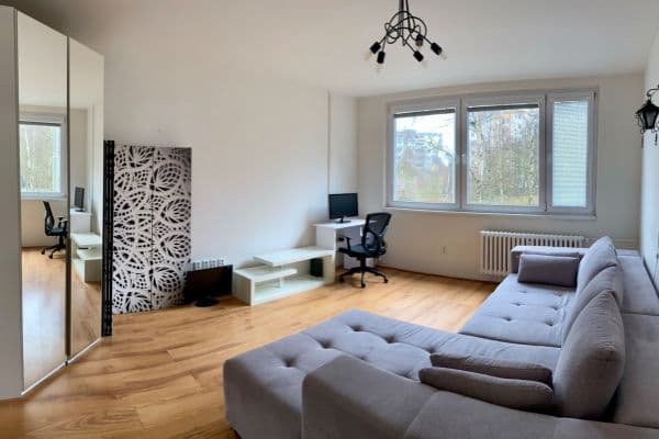 Predaj bytu 4-izbový 84 m², Renoirova, Praha Predaj bytu 4-izbový 84 m², Renoirova, Praha