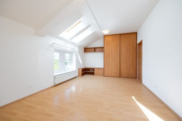 Predaj bytu 1-izbový 38 m², Boloňská, Praha Predaj bytu 1-izbový 38 m², Boloňská, Praha