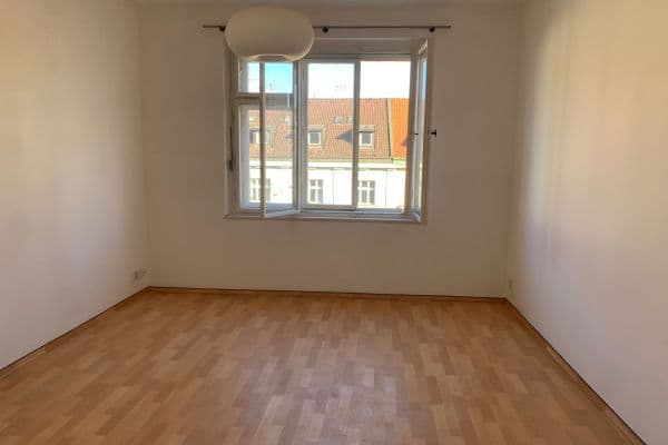 Prenájom bytu 1-izbový 27 m², Vršovická, Praha Prenájom bytu 1-izbový 27 m², Vršovická, Praha