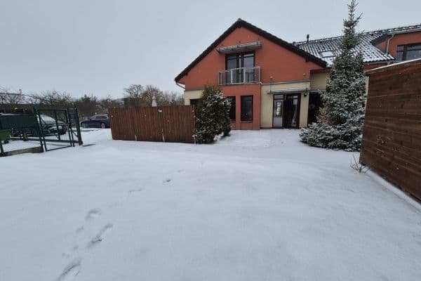 Prenájom bytu 3-izbový 82 m², Krmelínská, Ostrava Prenájom bytu 3-izbový 82 m², Krmelínská, Ostrava