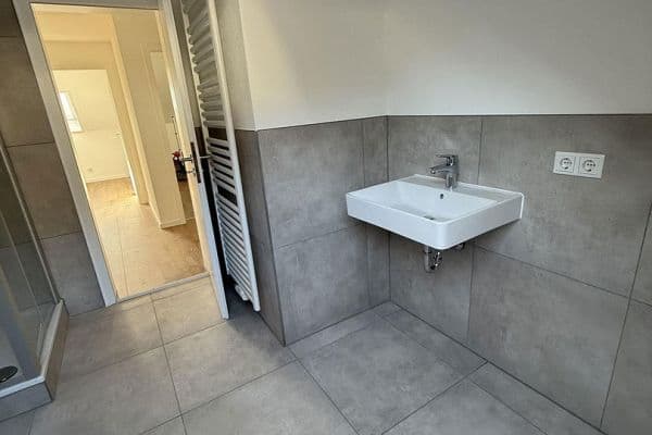 Prenájom bytu 3-izbový 77 m², Sommerbergstr. 27, Laudenbach Prenájom bytu 3-izbový 77 m², Sommerbergstr. 27, Laudenbach