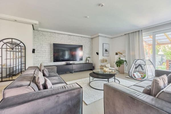 Predaj domu 314 m², pozemek 403 m², Christoph-Kröwerath-Str. 29, Ludwigshafen, Porýnie-Falcko Predaj domu 314 m², pozemek 403 m², Christoph-Kröwerath-Str. 29, Ludwigshafen, Porýnie-Falcko