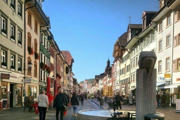 Prenájom bytu 3-izbový 115 m², Kaiserstrasse, Waldshut-Tiengen, Bádensko-Wurttembersko Prenájom bytu 3-izbový 115 m², Kaiserstrasse, Waldshut-Tiengen, Bádensko-Wurttembersko