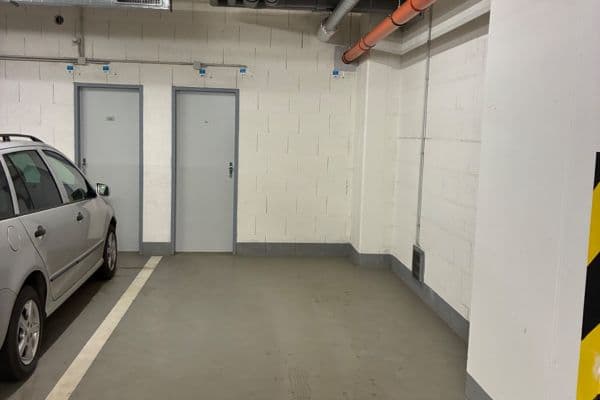 Prenájom garáže 12 m², Krnkova, Praha Prenájom garáže 12 m², Krnkova, Praha