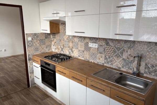 Prenájom bytu 2-izbový 50 m², Komenského, Chuchelná Prenájom bytu 2-izbový 50 m², Komenského, Chuchelná