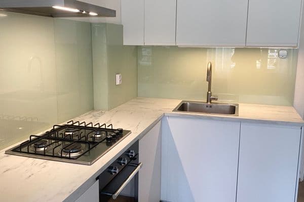 Prenájom bytu 2-izbový 44 m², náměstí Dr. Václava Holého, Praha Prenájom bytu 2-izbový 44 m², náměstí Dr. Václava Holého, Praha