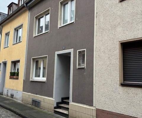 Prenájom domu 135 m², pozemek 90 m², Köln Prenájom domu 135 m², pozemek 90 m², Köln