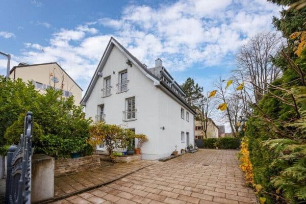 Predaj domu 277 m², pozemek 542 m², München, Bavorsko Predaj domu 277 m², pozemek 542 m², München, Bavorsko