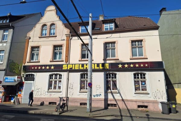 Prenájom nebytového priestoru 153 m², Castroper Hellweg 421, Bochum Prenájom nebytového priestoru 153 m², Castroper Hellweg 421, Bochum