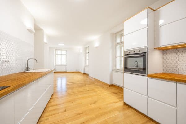 Predaj bytu 3-izbový 77 m², Petrská, Praha Predaj bytu 3-izbový 77 m², Petrská, Praha