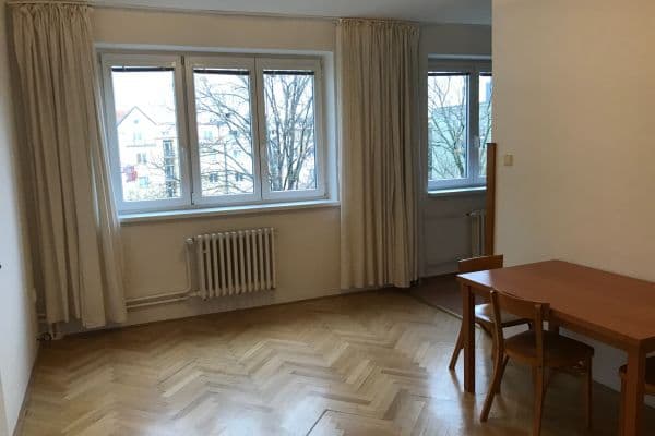 Prenájom bytu 2-izbový 44 m², Pod Rapidem, Praha Prenájom bytu 2-izbový 44 m², Pod Rapidem, Praha